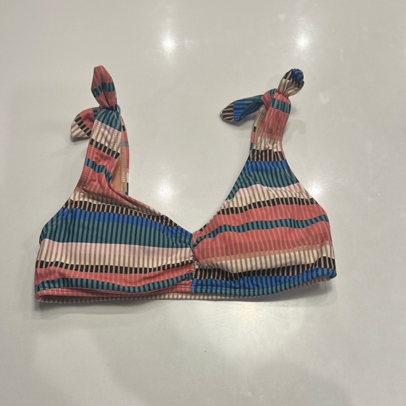 Striped Bikini Set with Knotted Straps - Picture 2 of 7